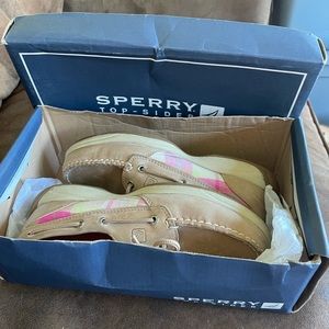 Woman’s Sperry Shoes